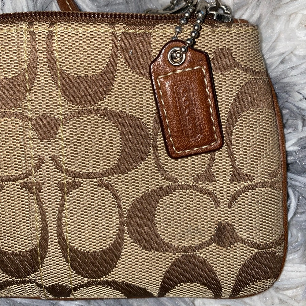 Coash wristlet